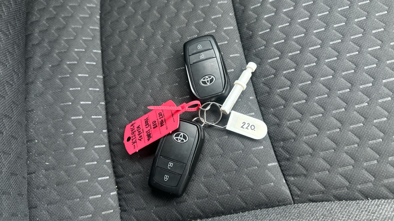 Toyota Yaris Cross 1.5 Hybrid 130 Design 5dr CVT Hybrid Estate